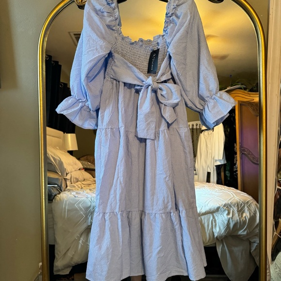 Elegant Blue Smocked Dress - Picture 5 of 7